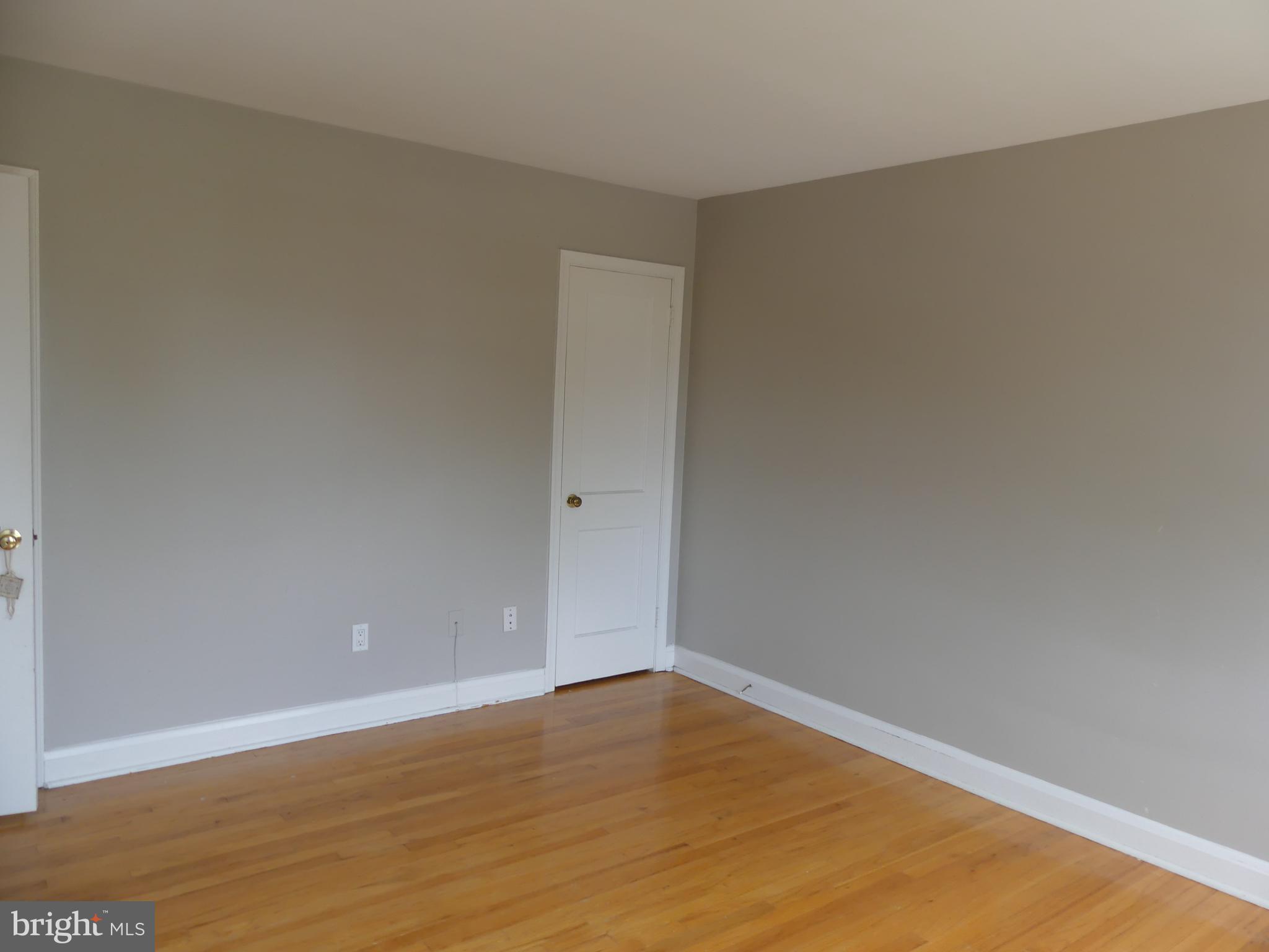 1514 Doxbury Road Baltimore, MD 21286 - Photo 20 of 29 Reverse view ( 2 closets )