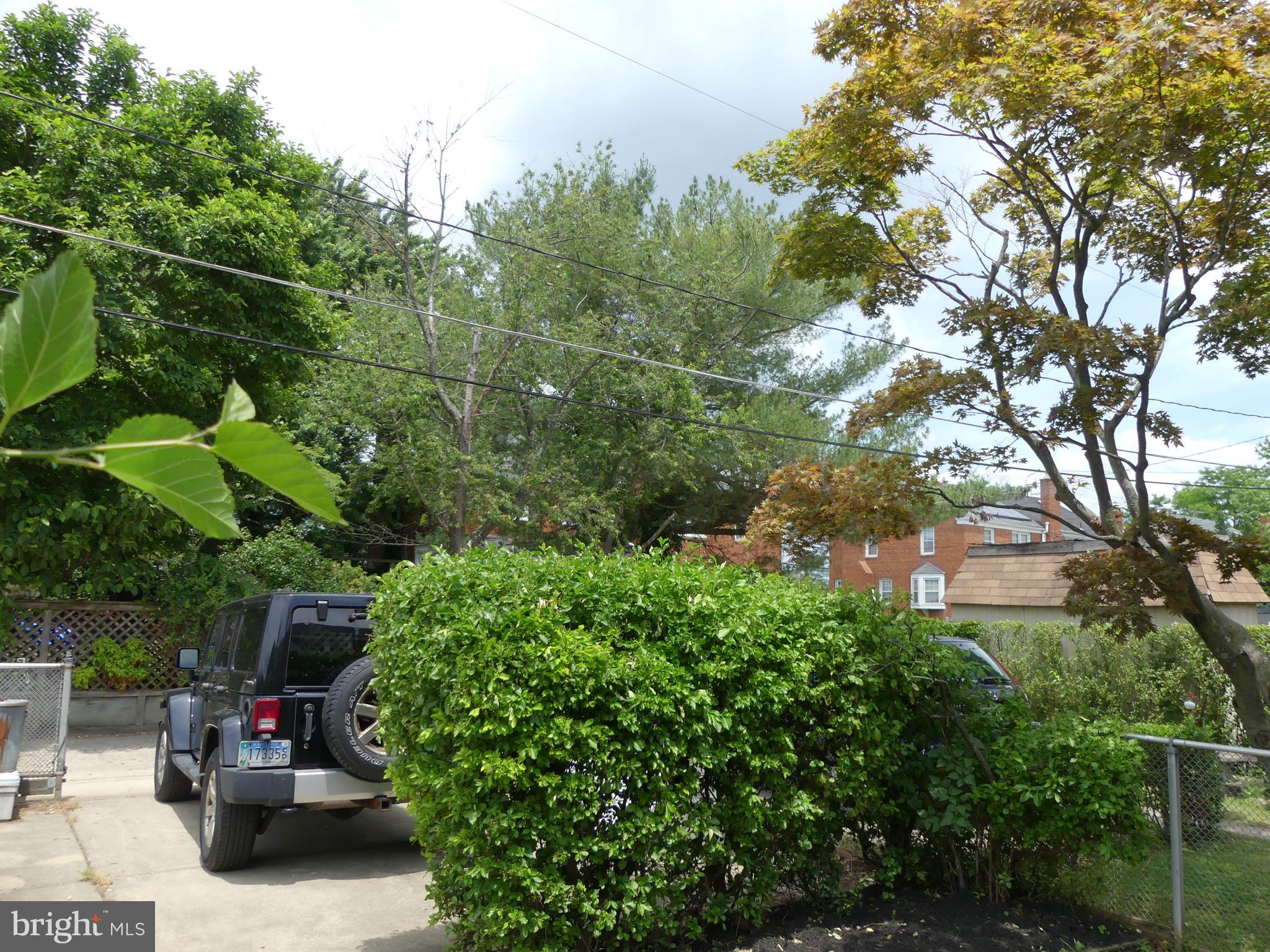 1514 Doxbury Road Baltimore, MD 21286 - Photo 28 of 29 Your private parking pad ( with a gate )