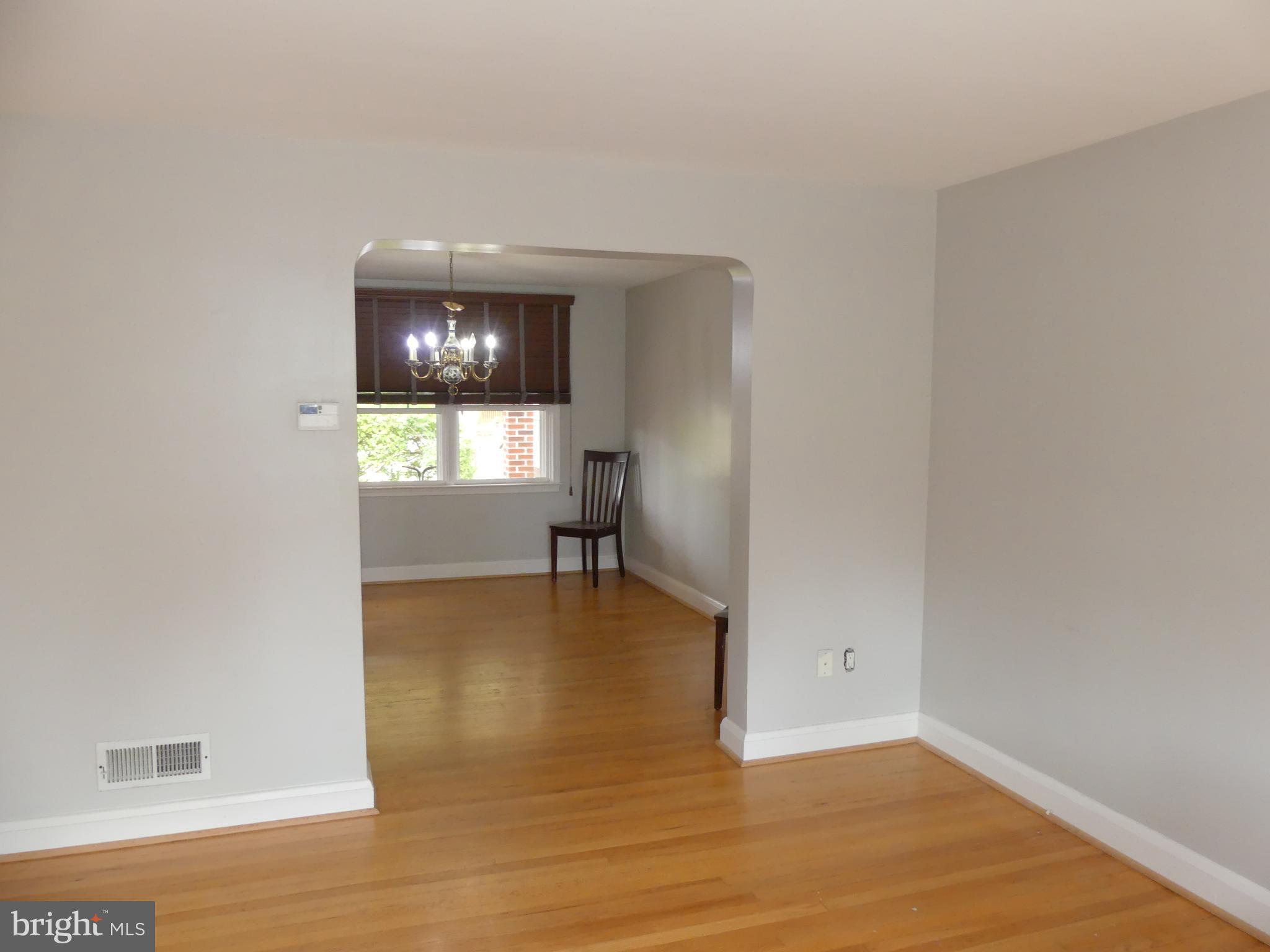 1514 Doxbury Road Baltimore, MD 21286 - Photo 7 of 29 Dining room in the background