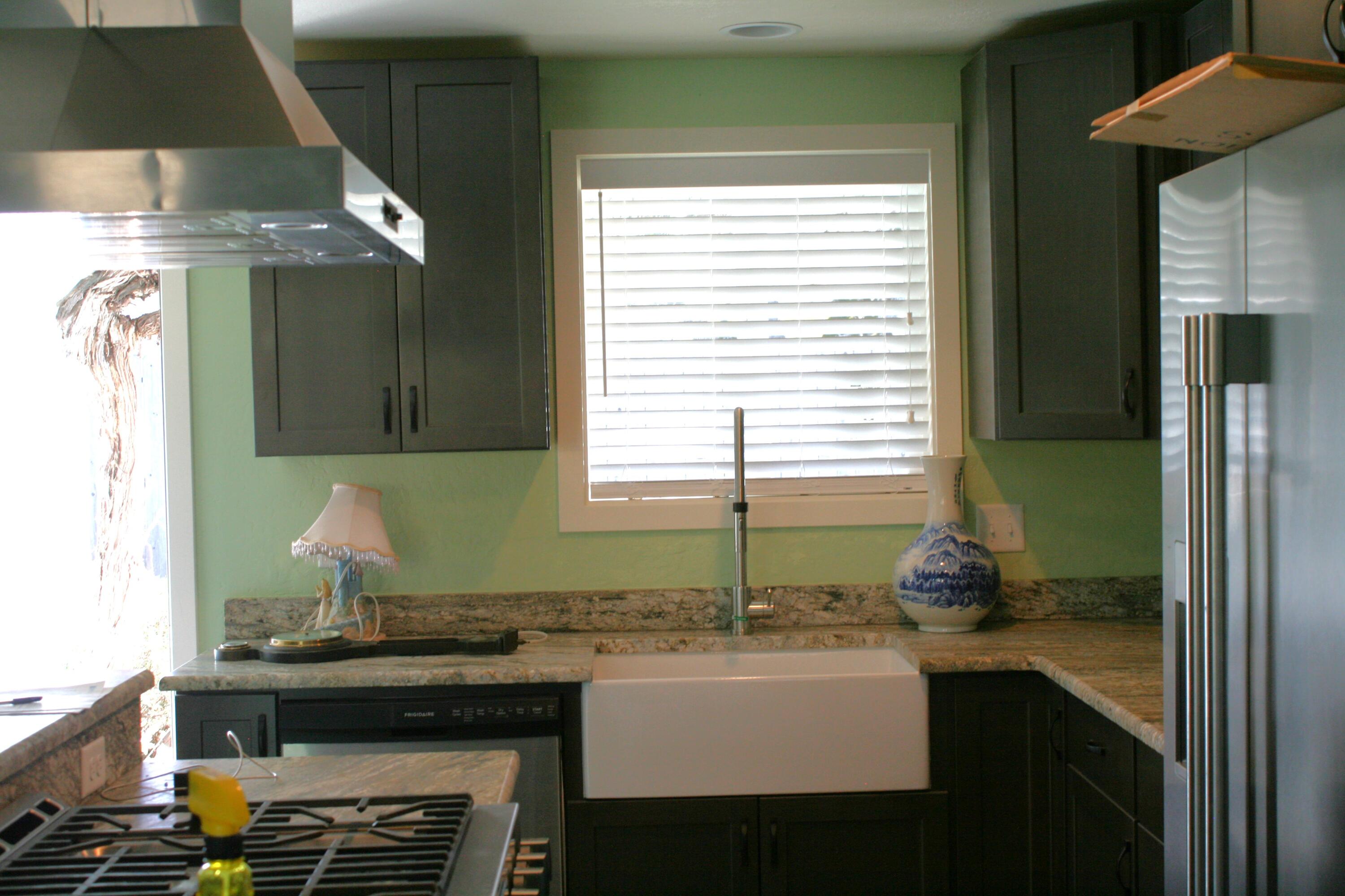 2217 Roberts Road Medford, OR 97504 - Photo 4 of 28 IMG_8946