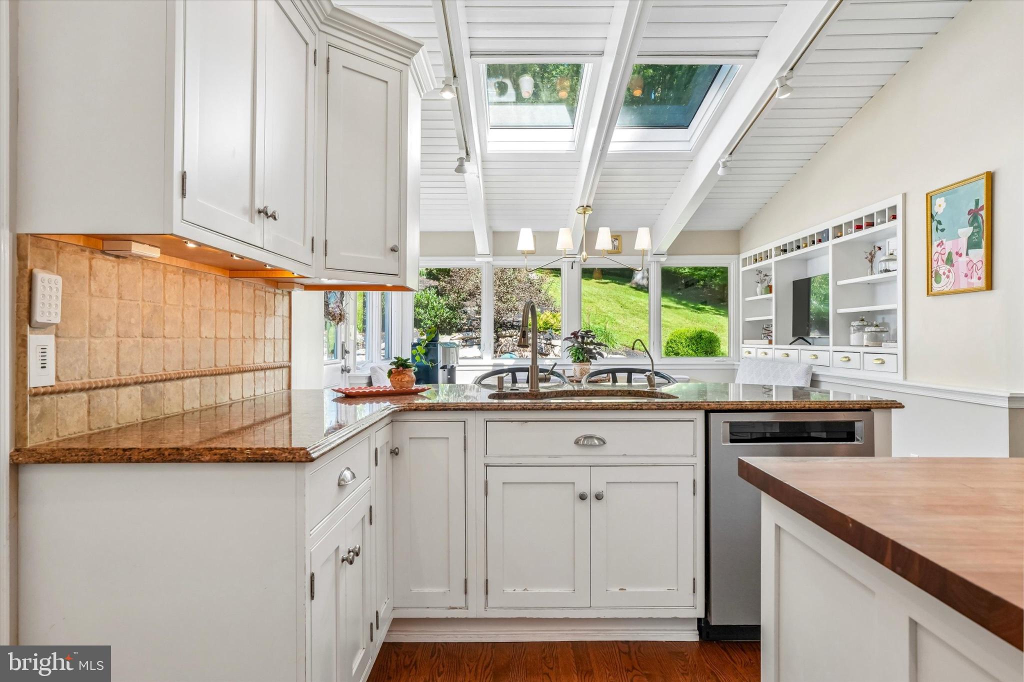 831 Hollow Road Wayne, PA 19087 - Photo 8 of 38 Gallery Image 8