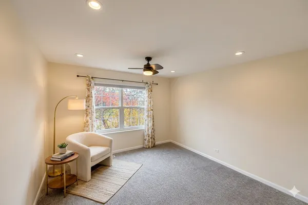 $2,975 | 147 White Branch Court North, Schaumburg, IL 60193