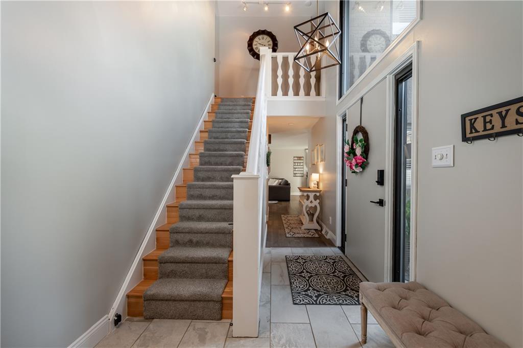 2020 Kentucky Lane Rochester, PA 15074 - Photo 4 of 25 Gallery Image 4