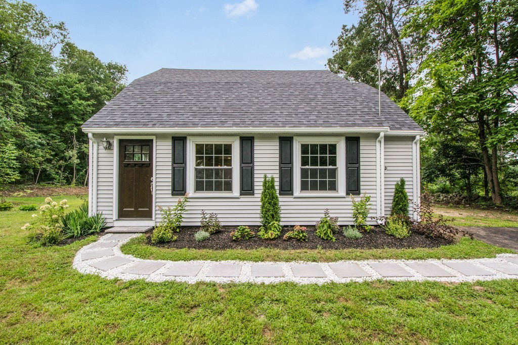 121 Upton Road Westborough, MA 01581 - Photo 2 of 26 Gallery Image 2