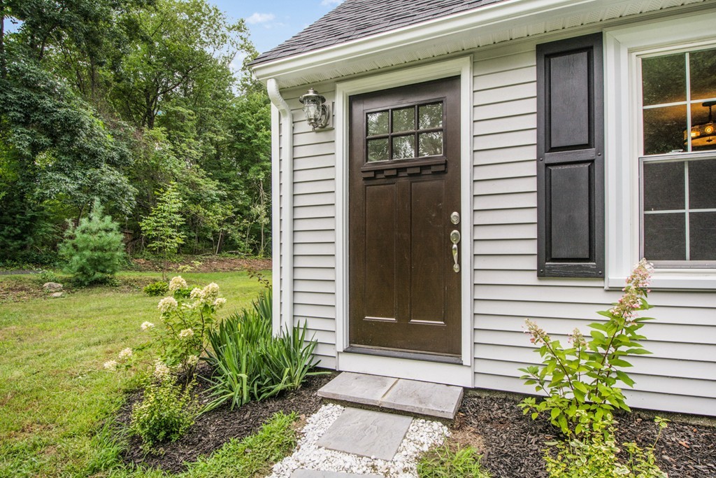 121 Upton Road Westborough, MA 01581 - Photo 3 of 26 Gallery Image 3