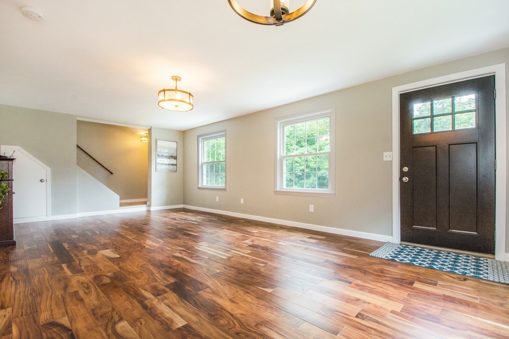 121 Upton Road Westborough, MA 01581 - Photo 4 of 26 Gallery Image 4