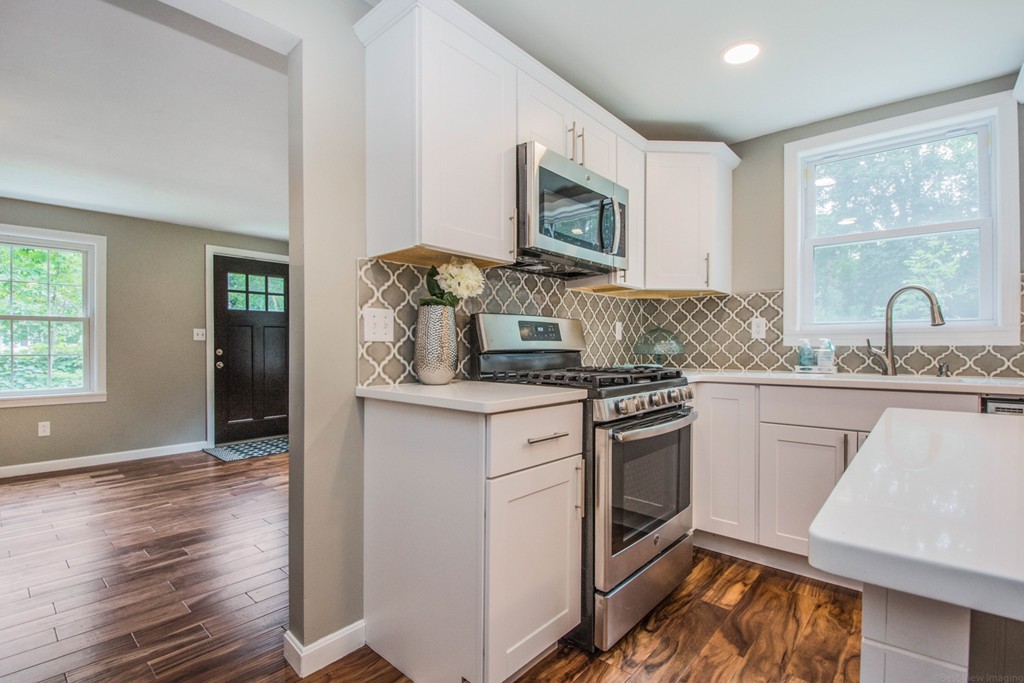 121 Upton Road Westborough, MA 01581 - Photo 7 of 26 Gallery Image 7