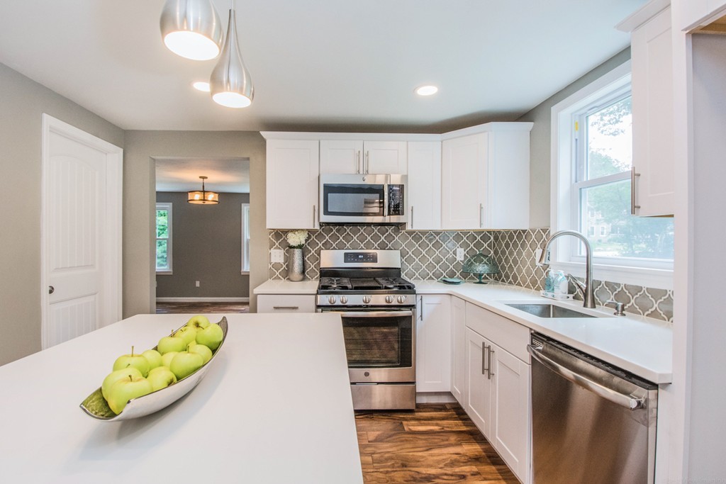 121 Upton Road Westborough, MA 01581 - Photo 8 of 26 Gallery Image 8