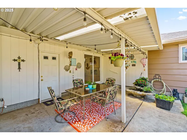 $597,000 | 114 Hayden Bridge Way, Springfield, OR 97477