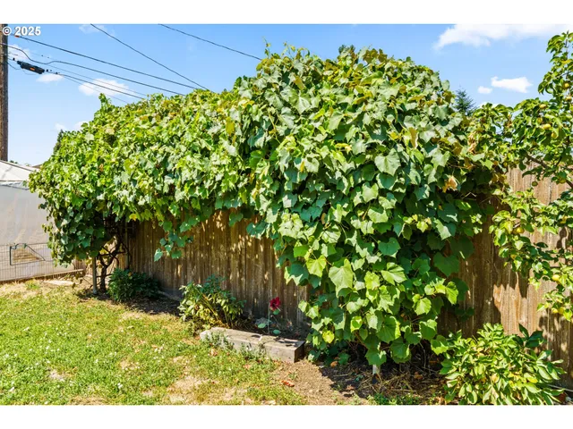 $597,000 | 114 Hayden Bridge Way, Springfield, OR 97477