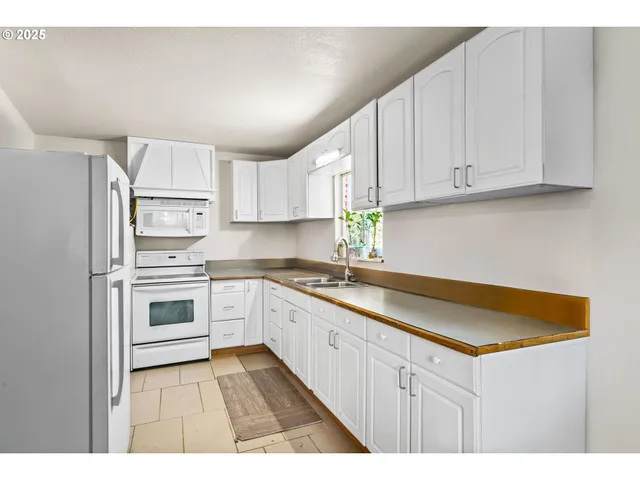 $597,000 | 114 Hayden Bridge Way, Springfield, OR 97477