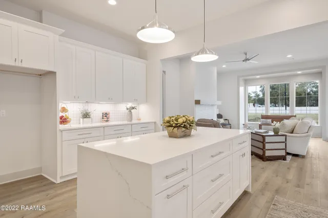 $2,400 | 103 Wishing Wl Drive, Broussard, LA 70518