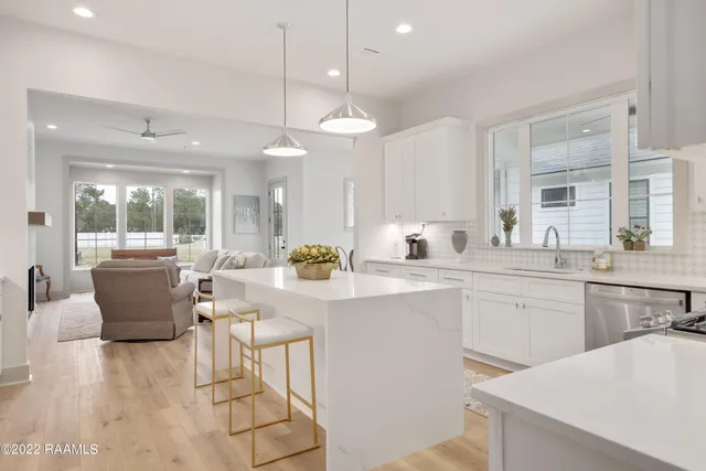 $2,400 | 103 Wishing Wl Drive, Broussard, LA 70518