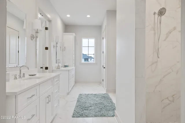 $2,400 | 103 Wishing Wl Drive, Broussard, LA 70518