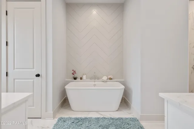 $2,400 | 103 Wishing Wl Drive, Broussard, LA 70518