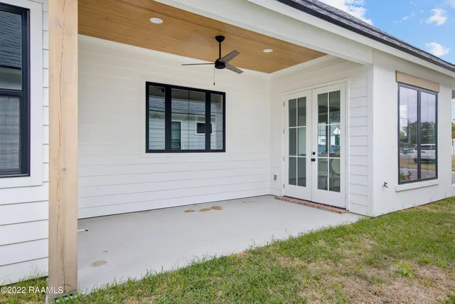 $2,400 | 103 Wishing Wl Drive, Broussard, LA 70518