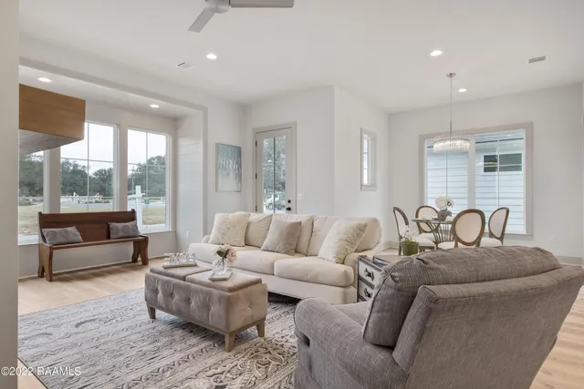 $2,400 | 103 Wishing Wl Drive, Broussard, LA 70518