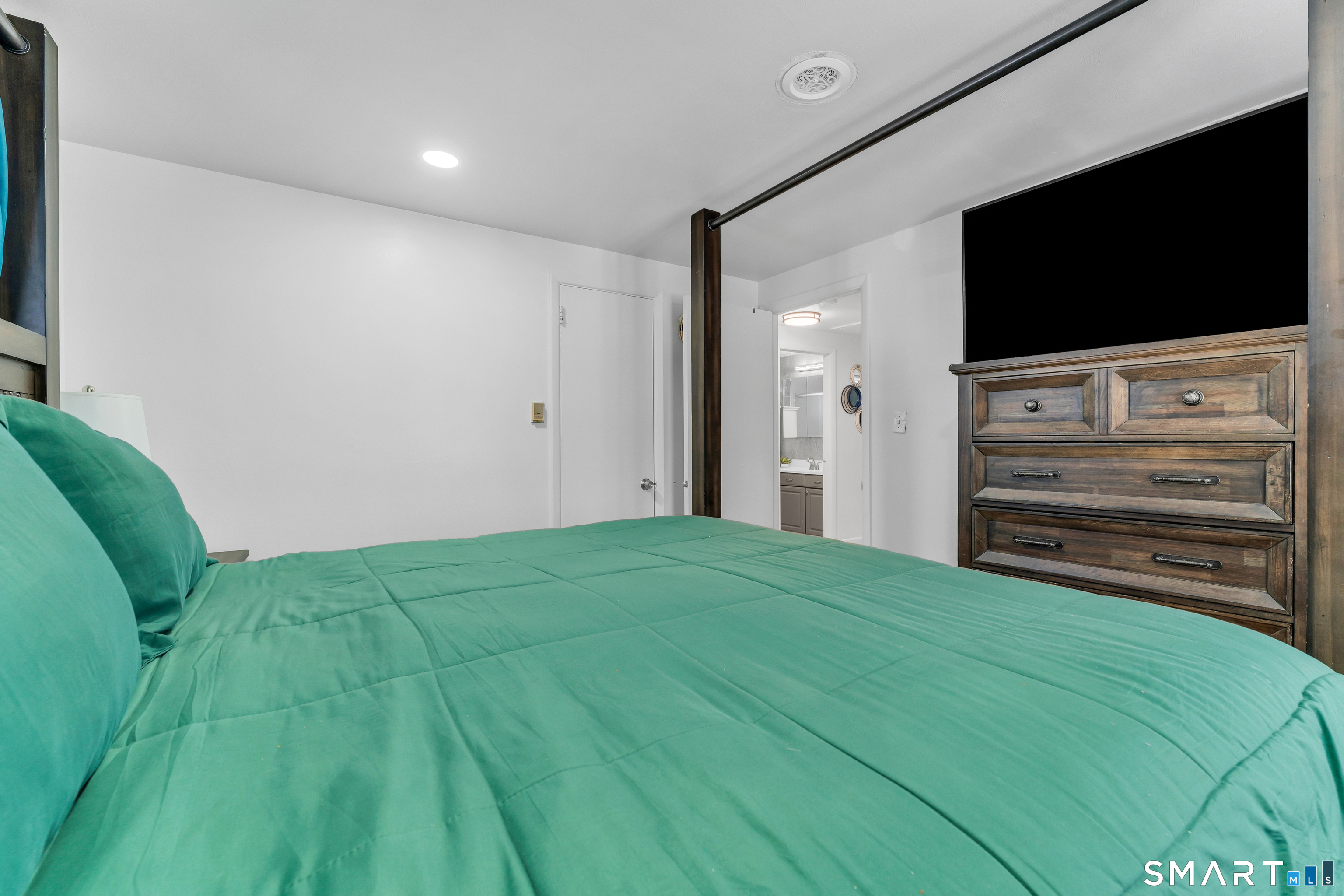 3 Hilltop Drive Ledyard, CT 06339 - Photo 18 of 34 a view of a livingroom with furniture