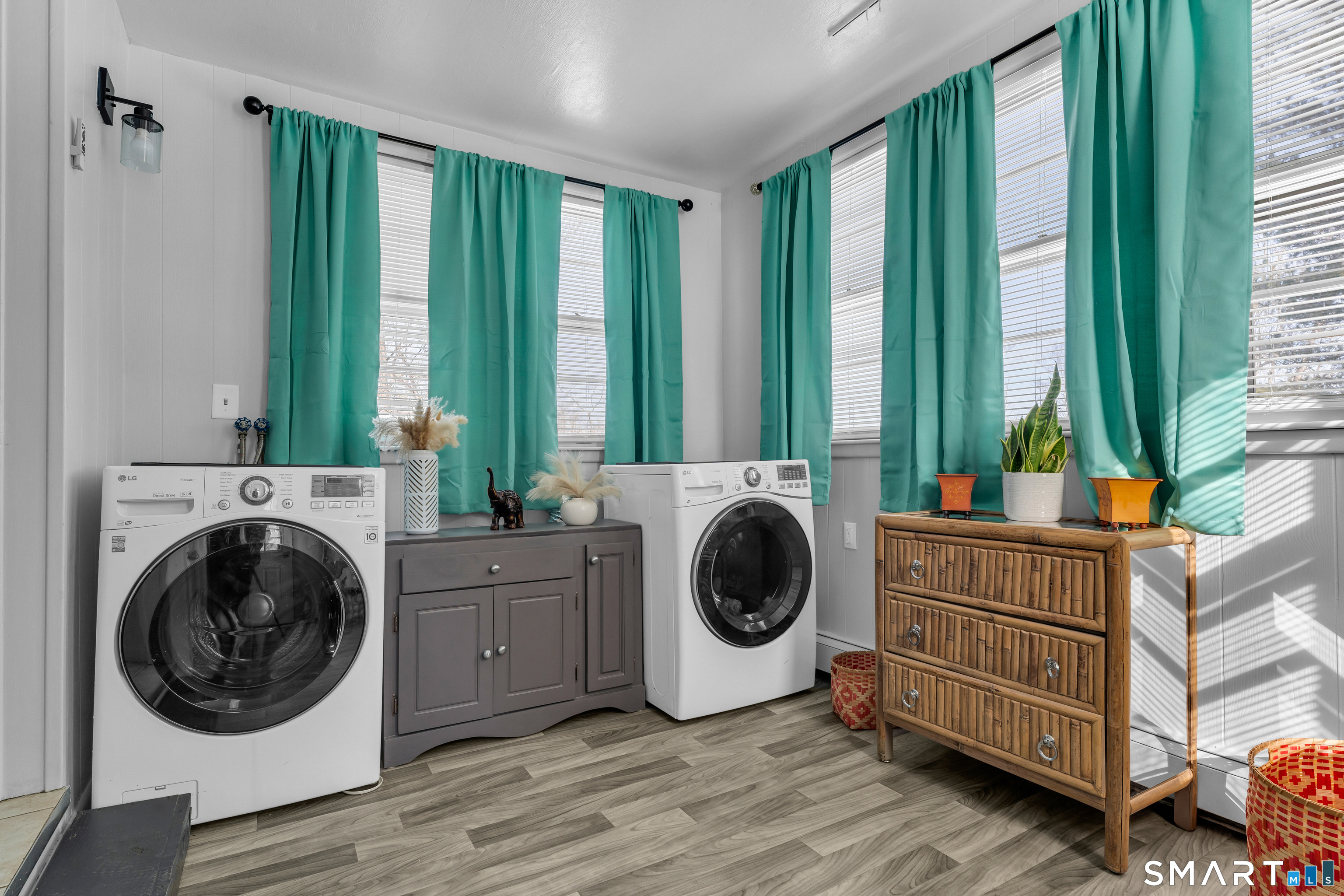 3 Hilltop Drive Ledyard, CT 06339 - Photo 24 of 34 a utility room with dryer and washer