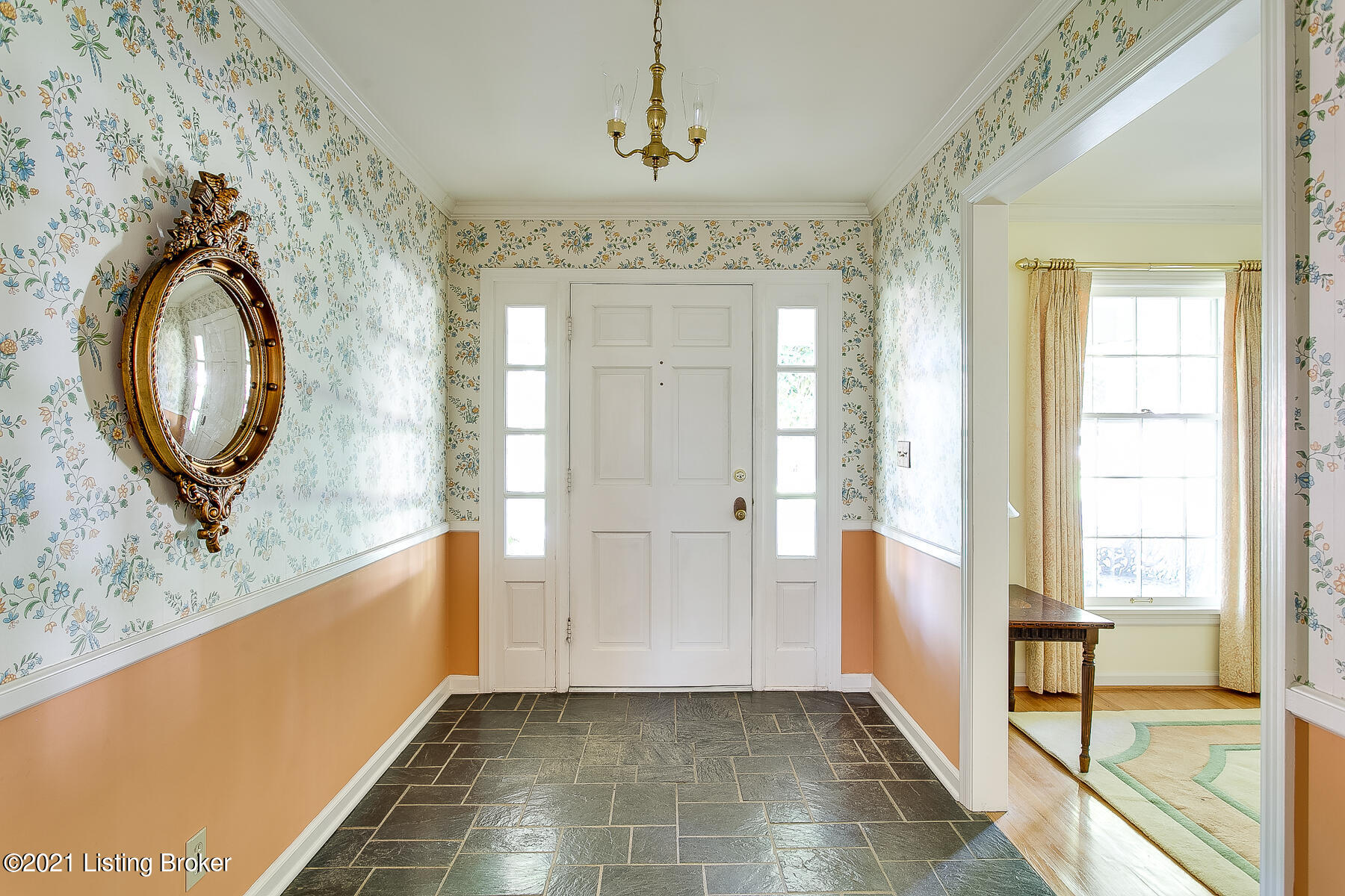 2305 Merrick Road Louisville, KY 40207 - Photo 8 of 55 Entry hall