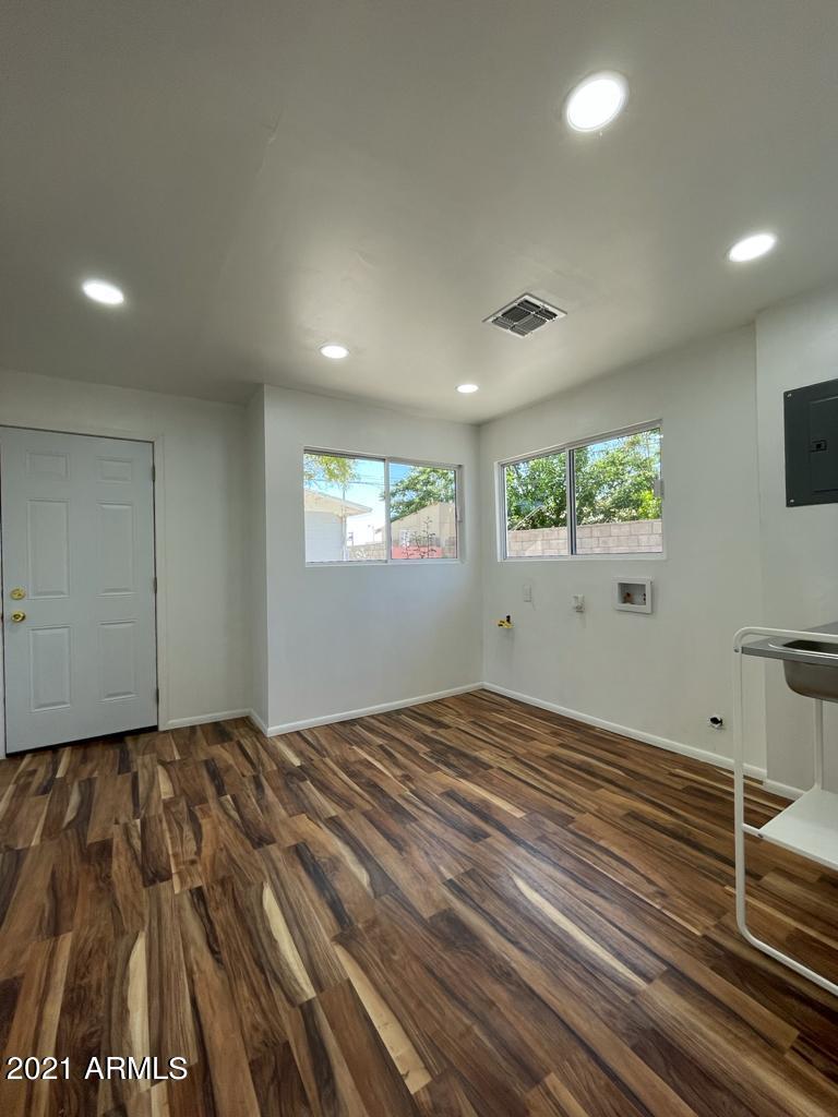 637 East 16th Street Douglas, AZ 85607 - Photo 24 of 29 Laundry