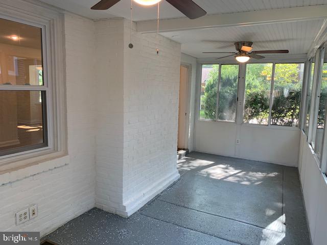 3 Stockwell Road Wilmington, DE 19809 - Photo 8 of 15 Side porch