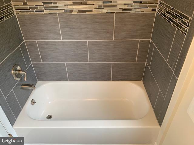 3 Stockwell Road Wilmington, DE 19809 - Photo 10 of 15 Full bath