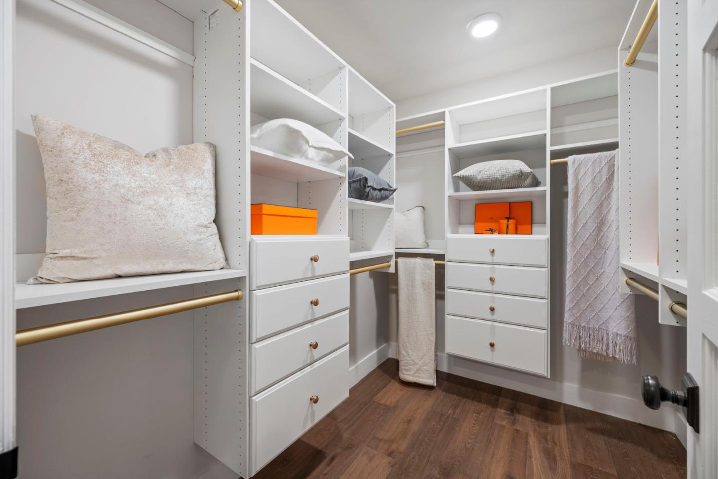 260 Robin Road Hillsborough, CA 94010 - Photo 53 of 96 Gallery Image 53