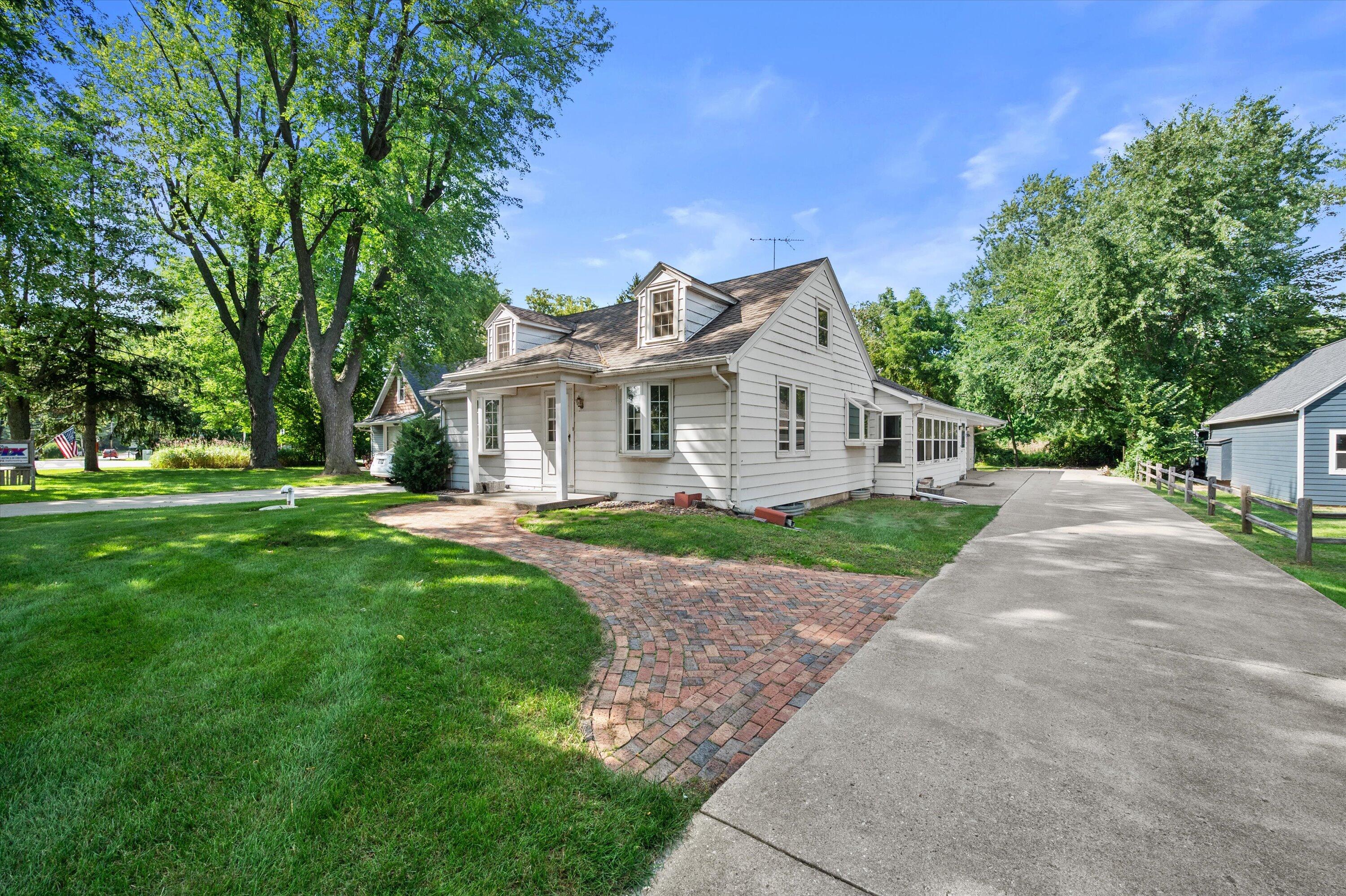 37738 Valley Road Summit, WI 53066 - Photo 2 of 52 03-DSC9353
