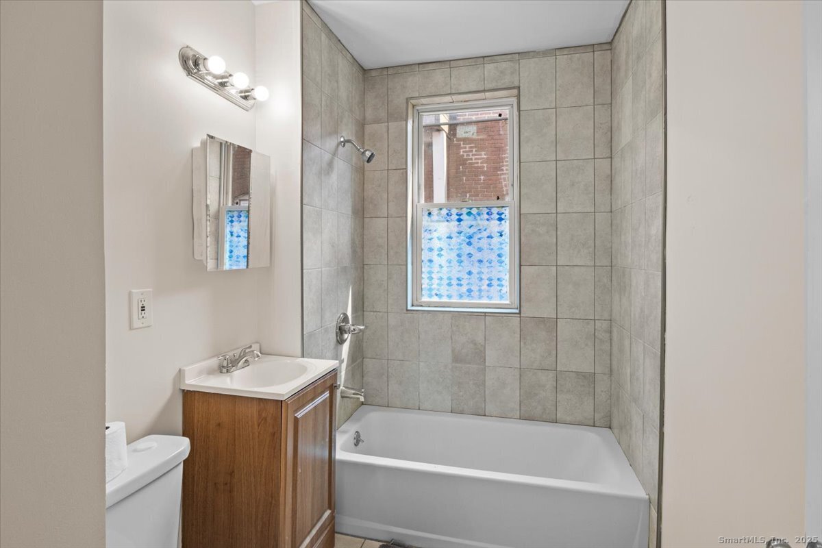 204 Magnolia Street, Unit 3S Hartford, CT 06112 - Photo 16 of 21