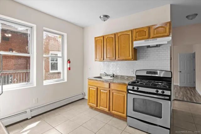 $1,800 | 204 Magnolia Street, Unit 3S, Hartford, CT 06112