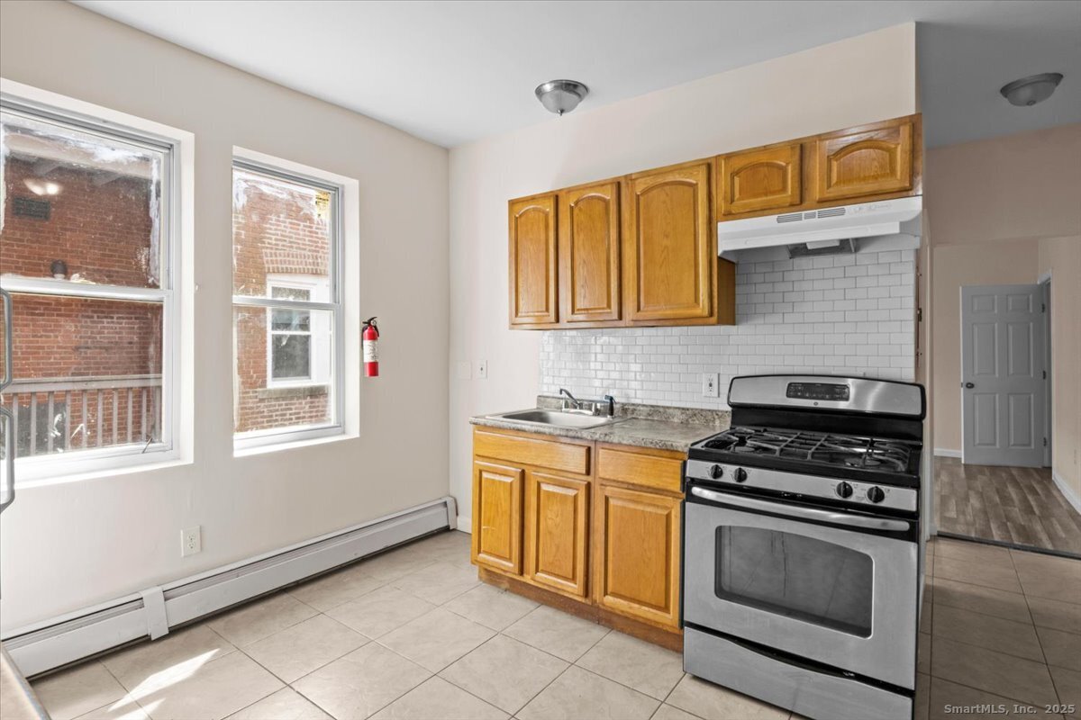 204 Magnolia Street, Unit 3S Hartford, CT 06112 - Photo 17 of 21