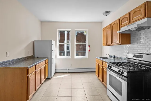 $1,800 | 204 Magnolia Street, Unit 3S, Hartford, CT 06112