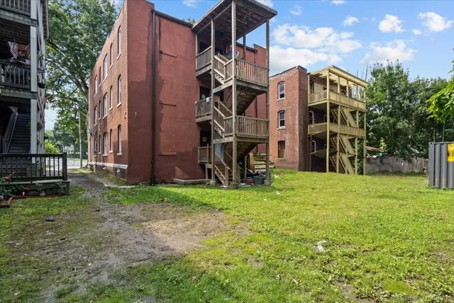 $1,800 | 204 Magnolia Street, Unit 3S, Hartford, CT 06112