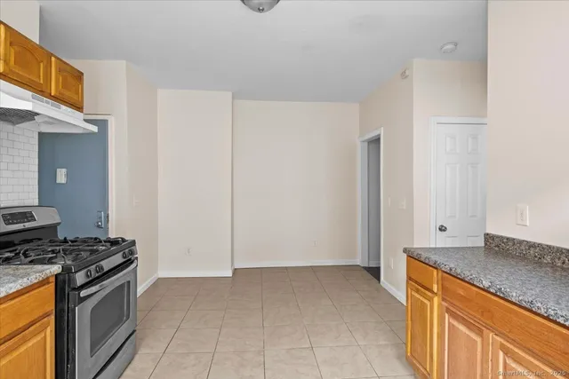 $1,800 | 204 Magnolia Street, Unit 3S, Hartford, CT 06112