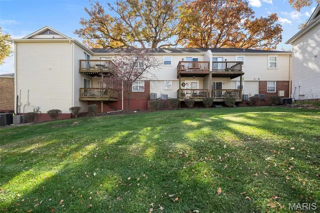 $188,000 | 1530 Swallow Drive, Brentwood, MO 63144