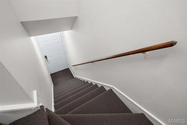 $188,000 | 1530 Swallow Drive, Brentwood, MO 63144