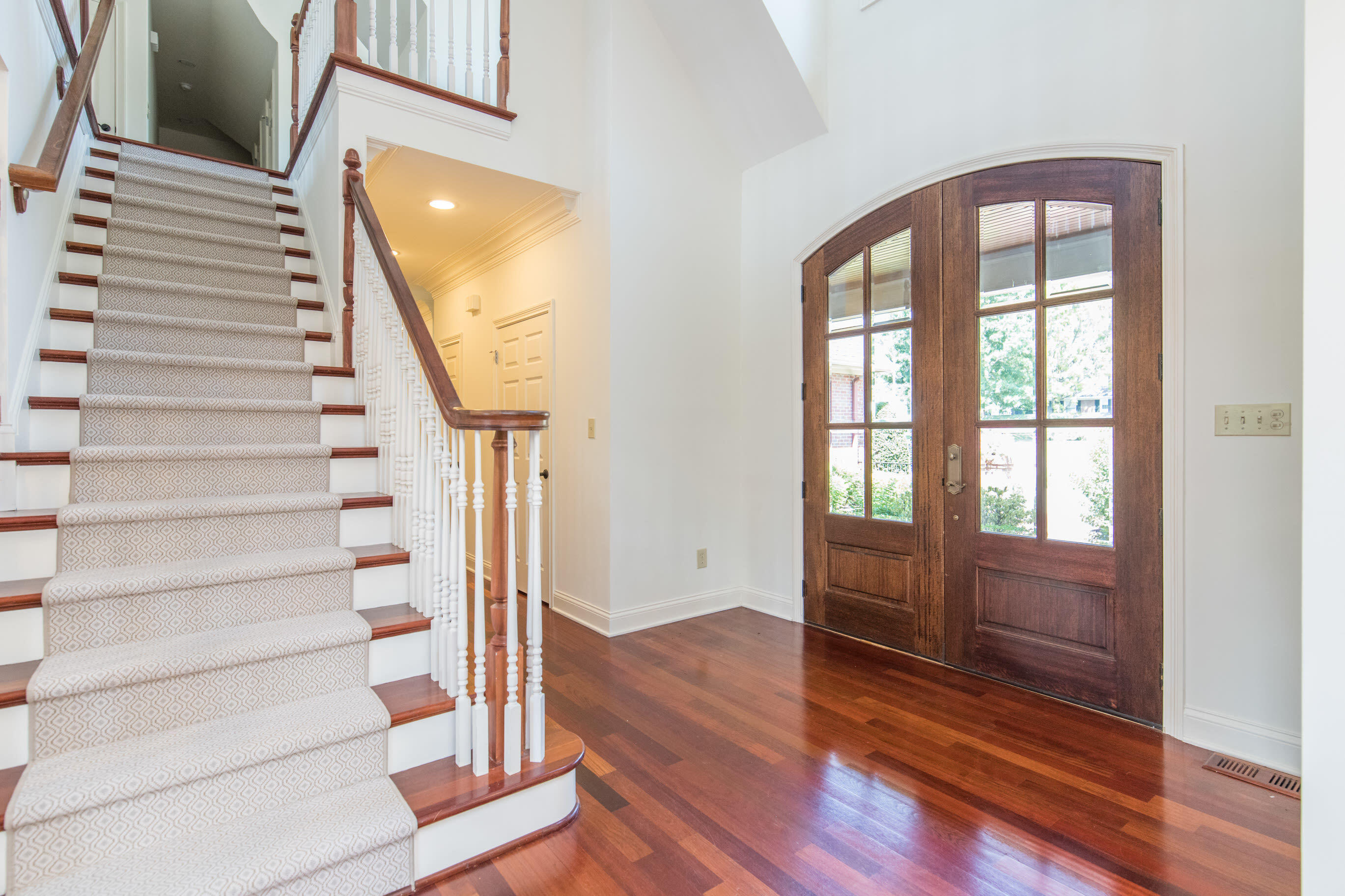 208 Clinton Road Lexington, KY 40502 - Photo 8 of 72 20220712-208-Clinton-Rd--037