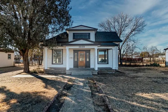 $2,300 | 2608 8th Avenue, Canyon, TX 79015