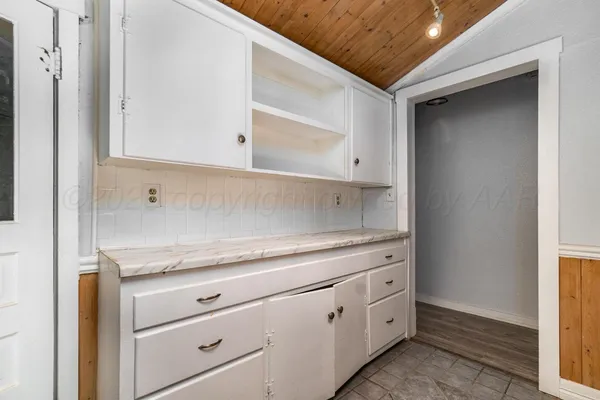 $2,000 | 2608 8th Avenue, Canyon, TX 79015