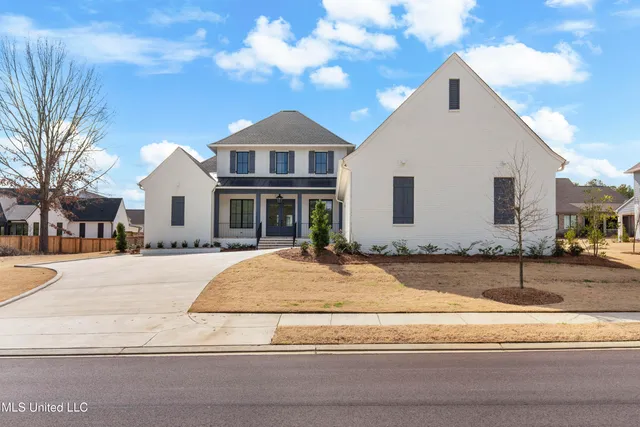 $899,900 | 111 Eastwick Drive, Madison, MS 39110