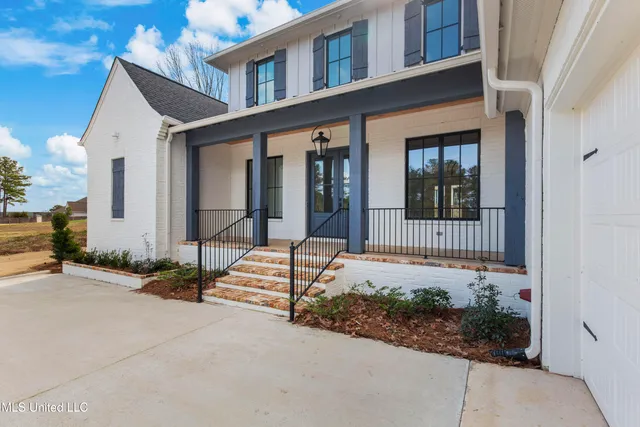 $899,900 | 111 Eastwick Drive, Madison, MS 39110