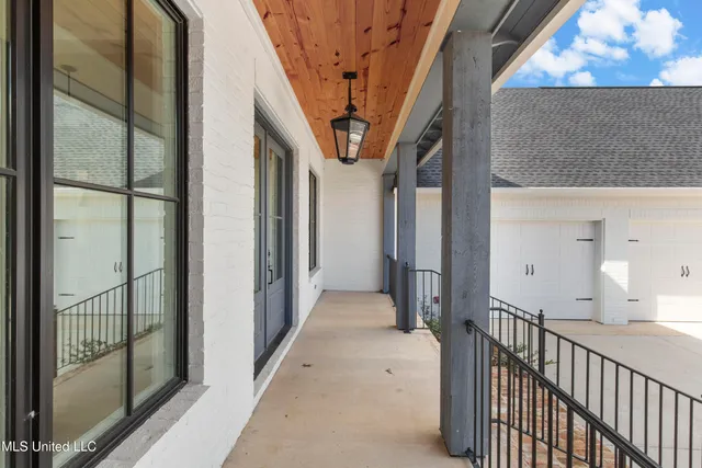 $899,900 | 111 Eastwick Drive, Madison, MS 39110