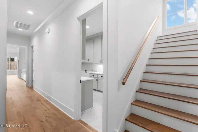 $899,900 | 111 Eastwick Drive, Madison, MS 39110