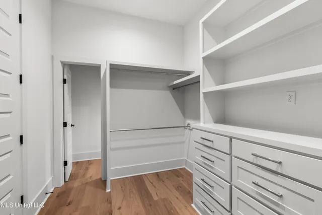 $899,900 | 111 Eastwick Drive, Madison, MS 39110