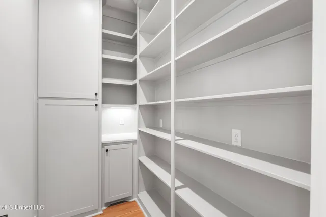 $899,900 | 111 Eastwick Drive, Madison, MS 39110