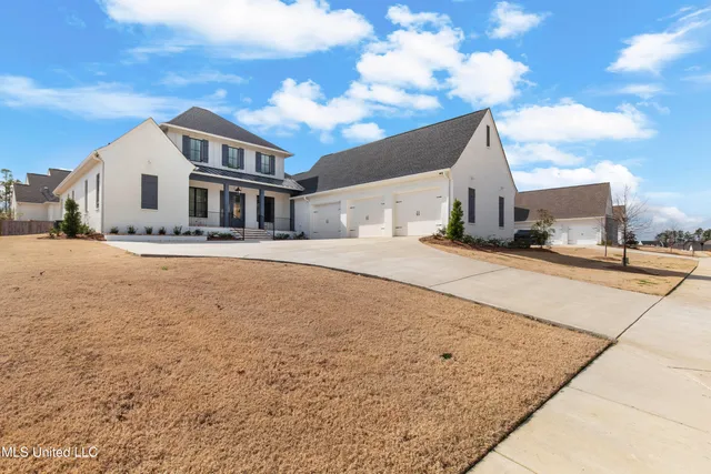 $899,900 | 111 Eastwick Drive, Madison, MS 39110