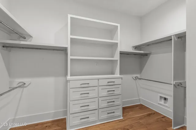 $899,900 | 111 Eastwick Drive, Madison, MS 39110