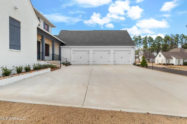 $899,900 | 111 Eastwick Drive, Madison, MS 39110