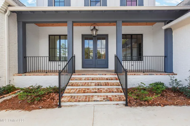 $899,900 | 111 Eastwick Drive, Madison, MS 39110